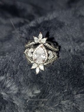 Silver-Tone Cubic Zirconia Teardrop Halo Floral 2pc Wedding Ring 7